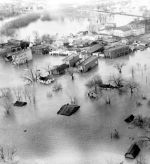 Flood images in Fort Pierre, 1952